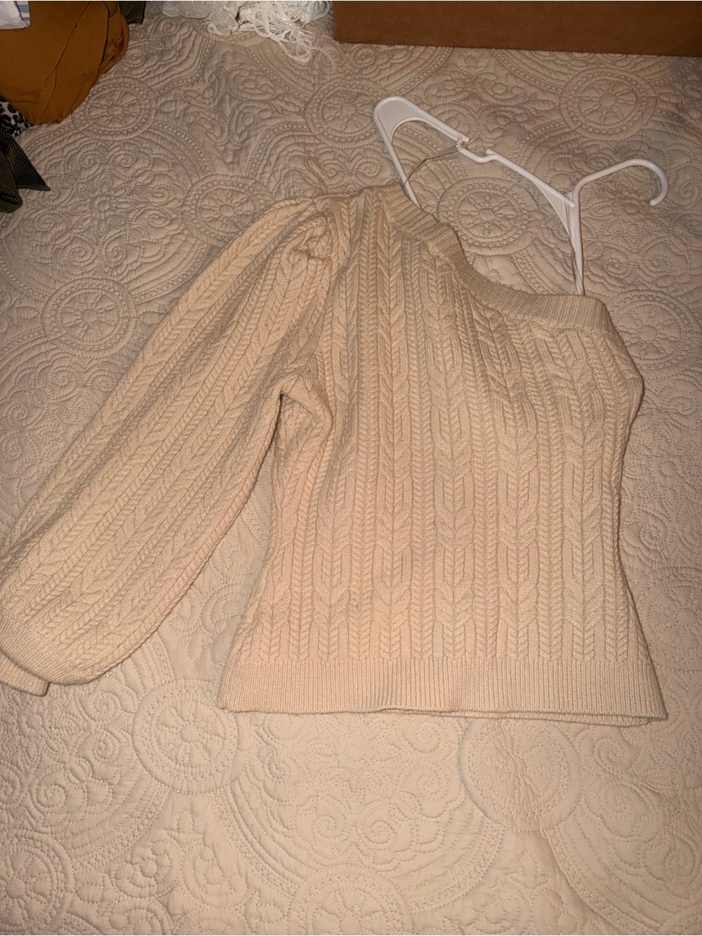 entro Cream Off-the-Shoulder Cable Knit Sweater
